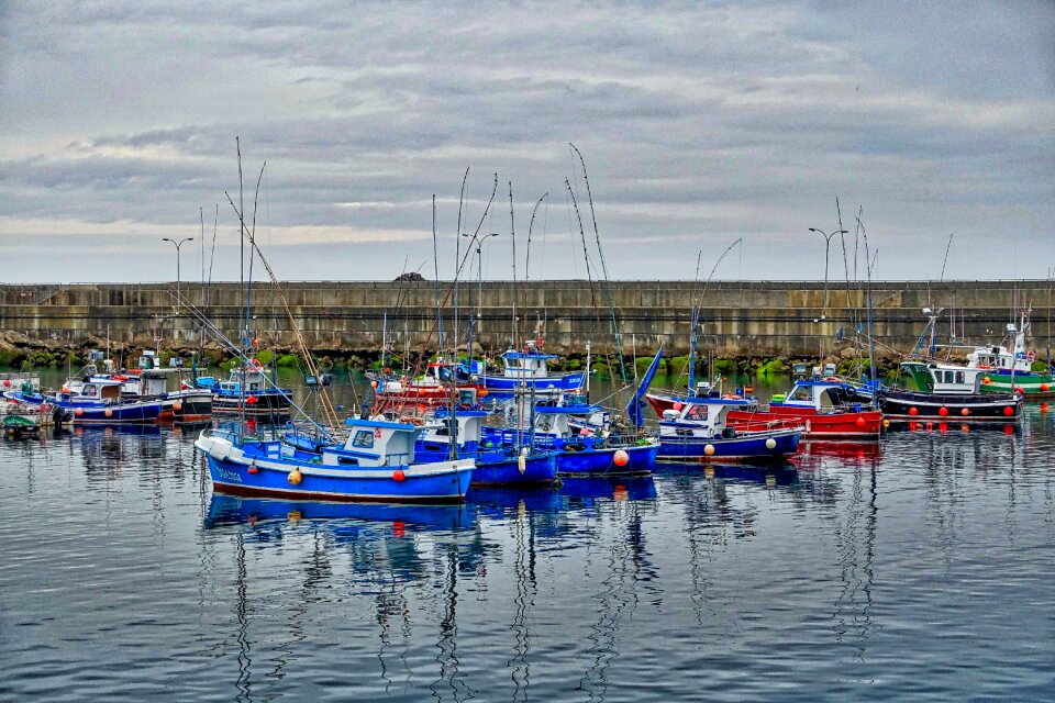 Vessels boats dock photo