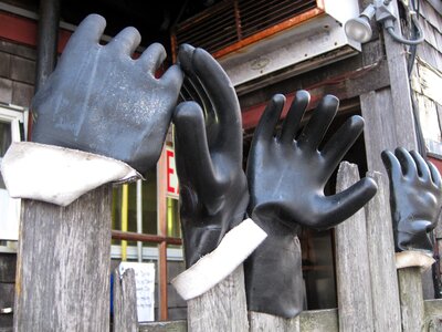 Hands black