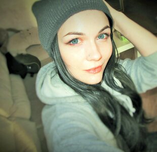 Portrait blue eyes cap