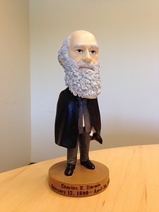 Bobble head sculpture statue