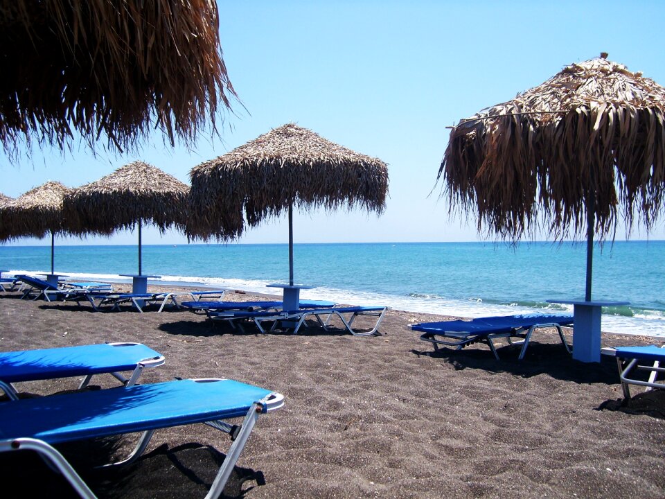 Sea sand black sand