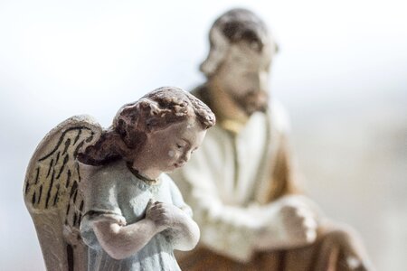 Figurine religion cosiness