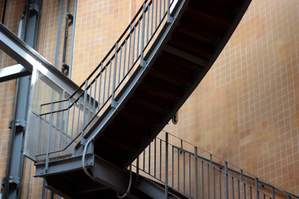 Steel steep gradually