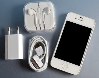 Cable apple cell phone