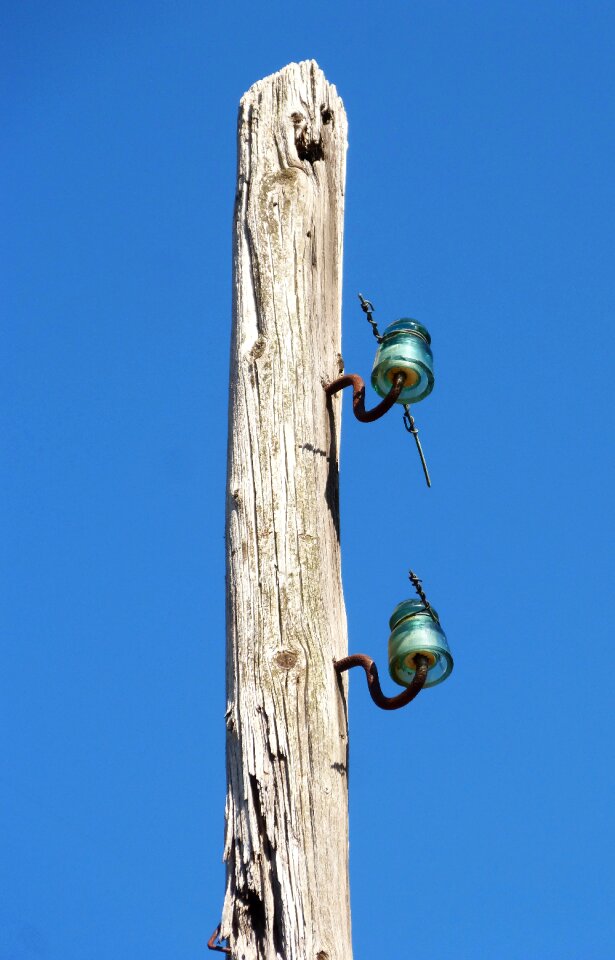 Insulators light cut power line