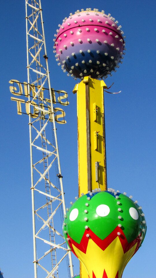 Entertainment attraction recreation