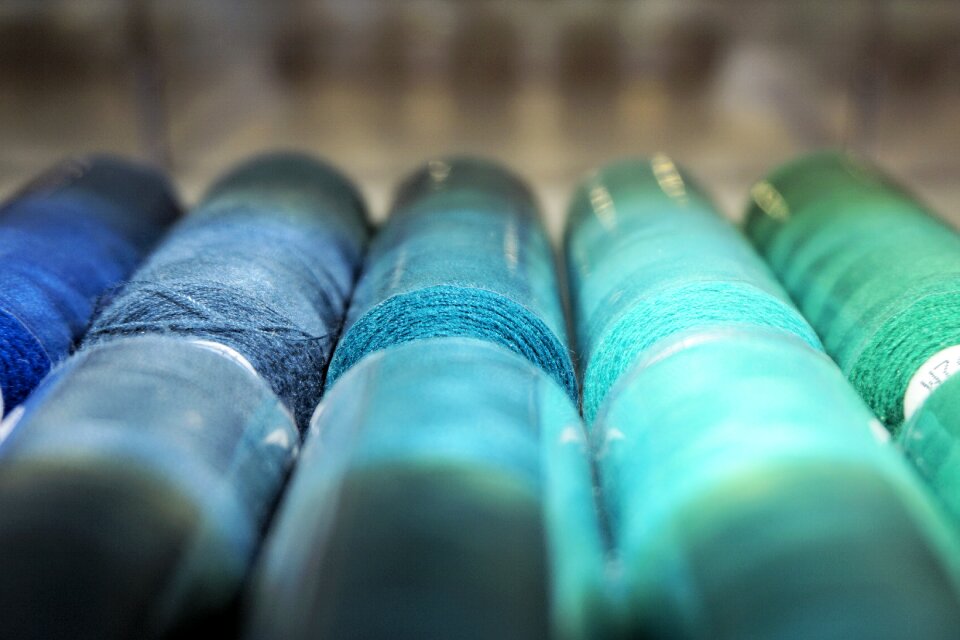 Roll sewing thread craft