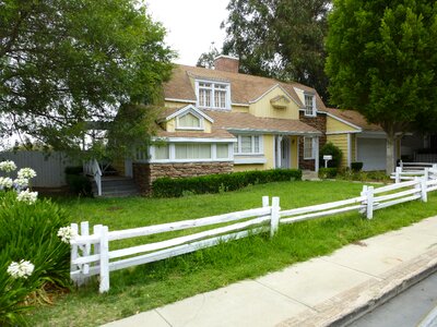 American residential house desperate housewives photo