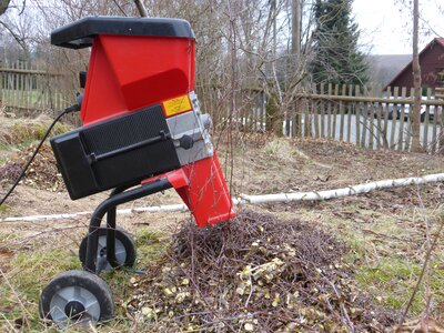 Garden mulch shredding photo