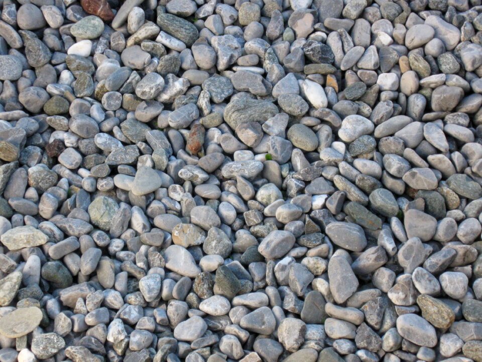 Stones ground structure