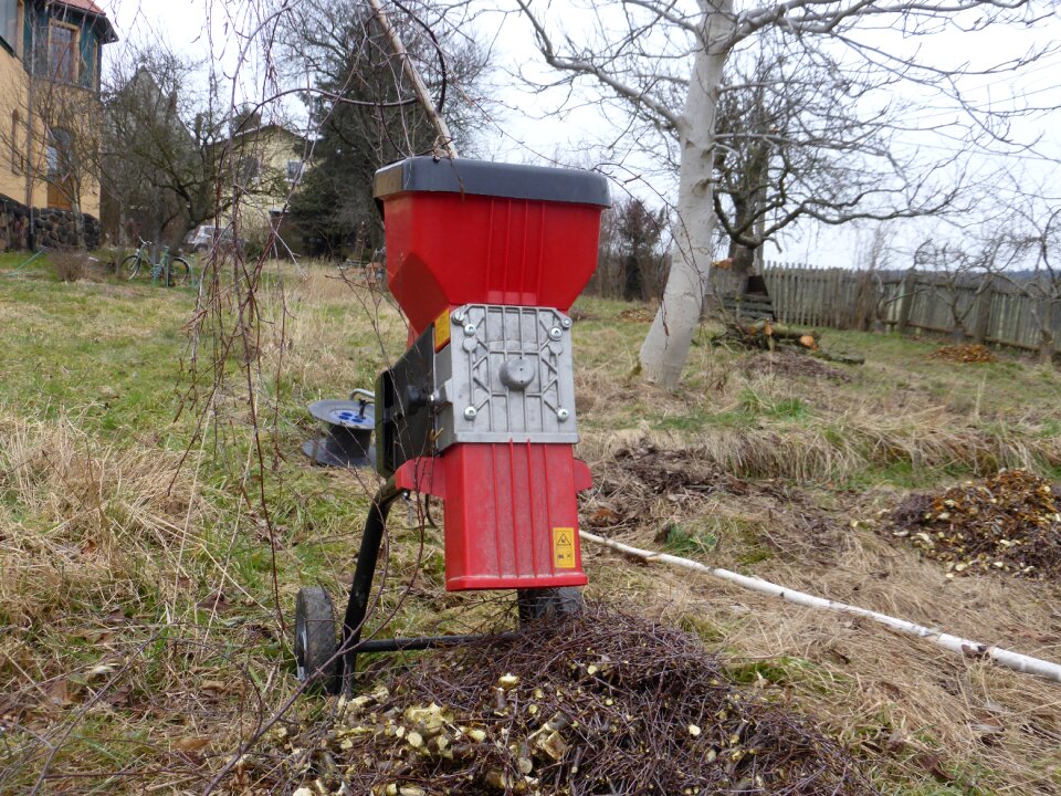 Garden mulch humus