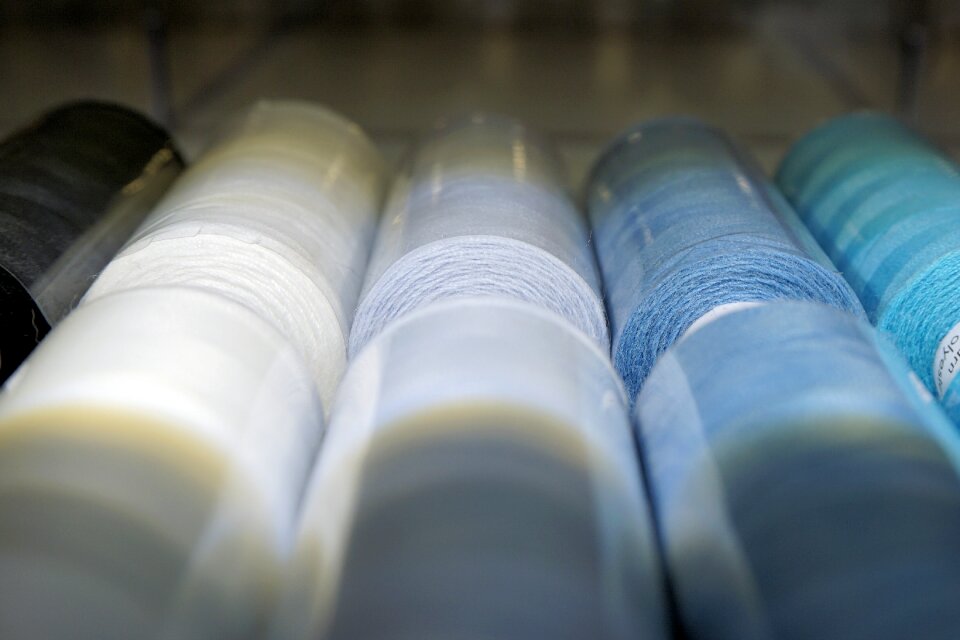 Roll sewing thread craft