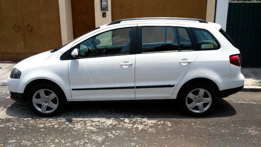 2010 automobile white