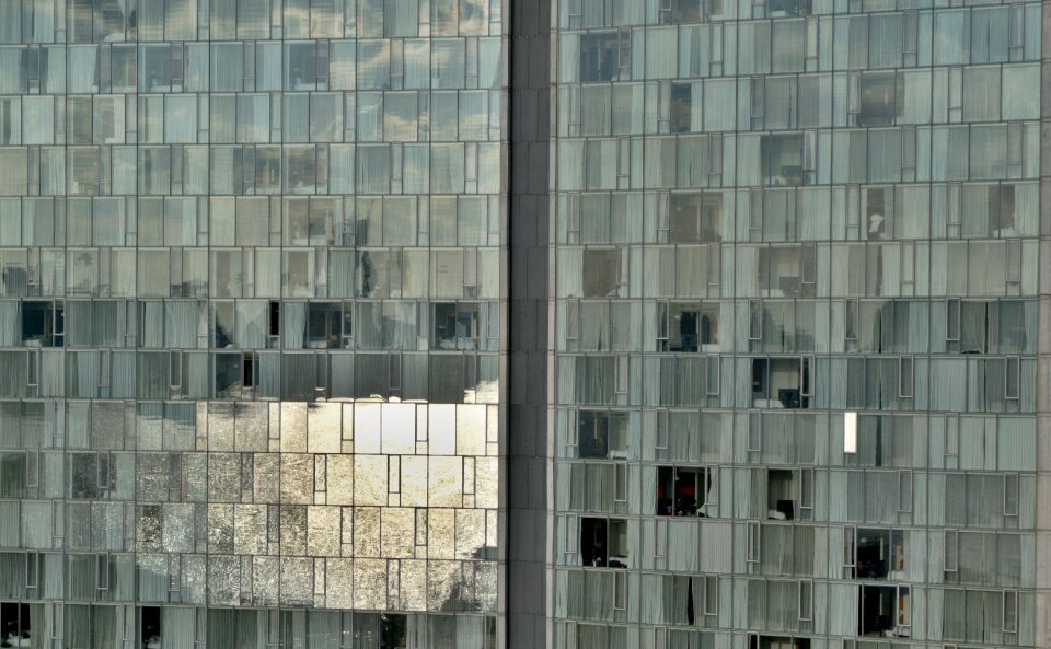 Reflection windows sea reflection