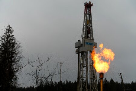 Flame flaring gas
