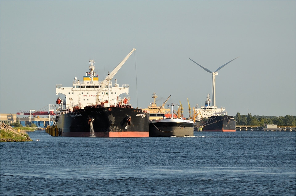 Port goods transportation