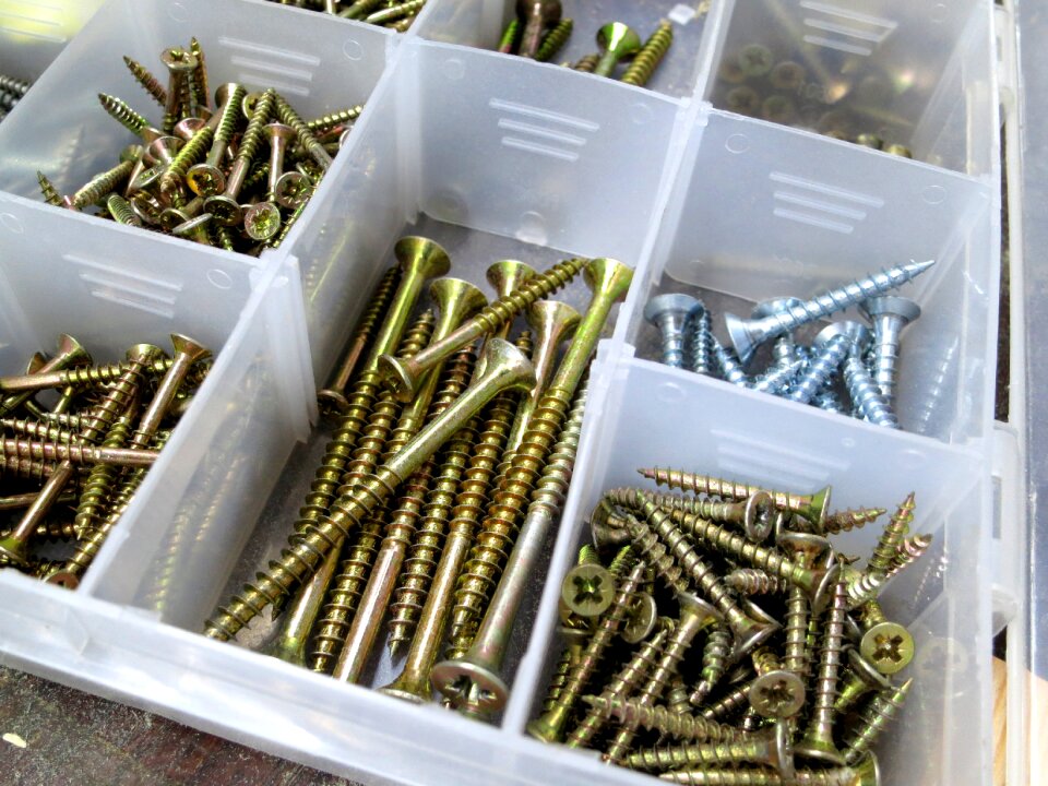 Construction material screw box countersunk head screws