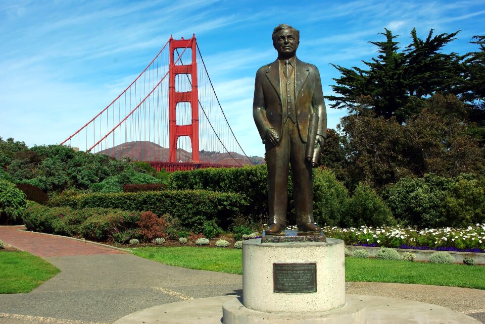 Statue architect bridge