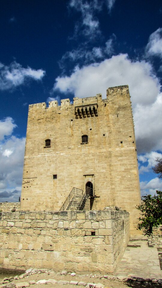 Medieval history architecture