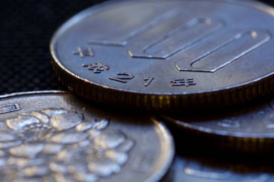 Loose change cash metal