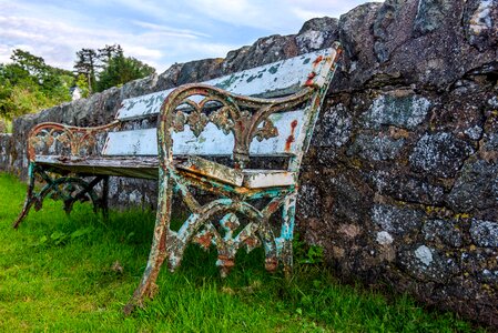 Rusty white stand still