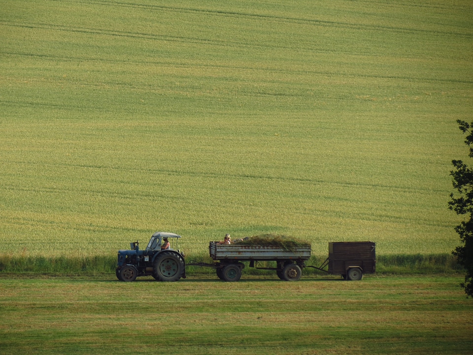 Tractor vehicle field