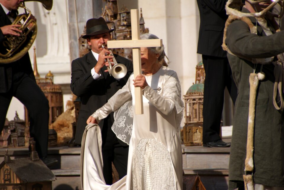 2013 anyone priestess