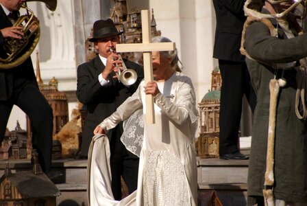 2013 anyone priestess