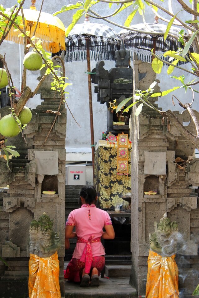 Indonesia hinduism pray