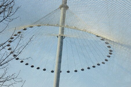 Enclosure grid wire