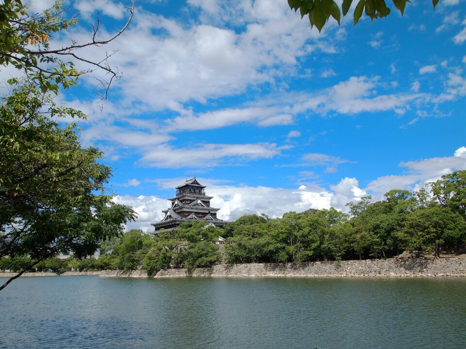 Hiroshima castle sunny cloud