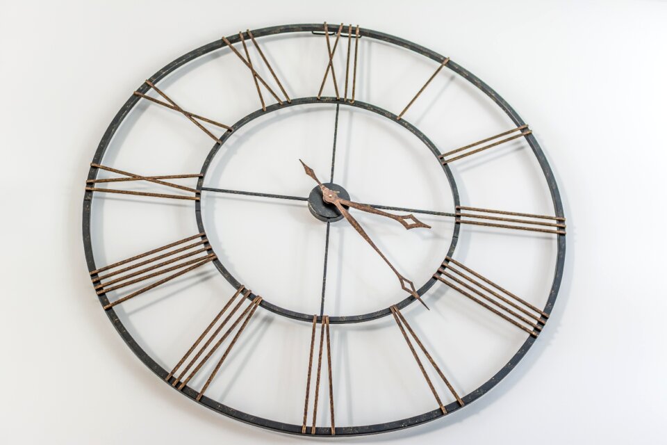 Analogical leaked watch