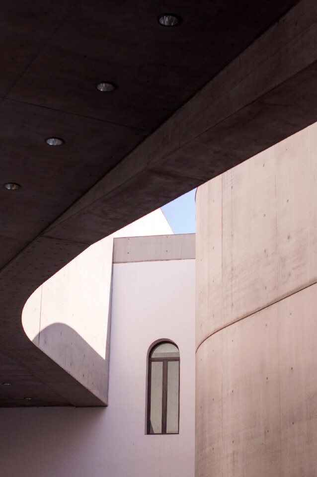Walls museum contemporary art