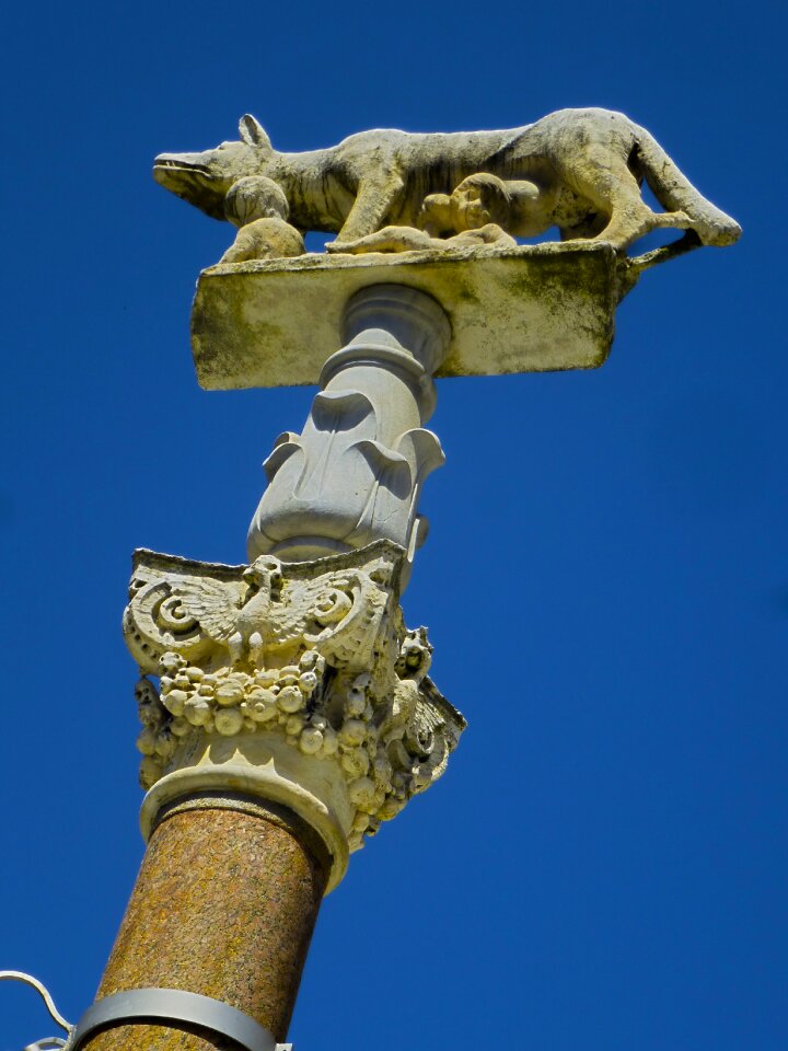 Sky column sculpture