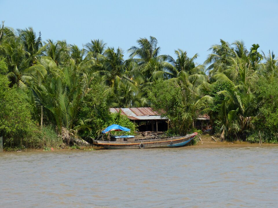 River transport ship