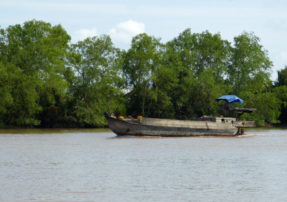 River transport ship