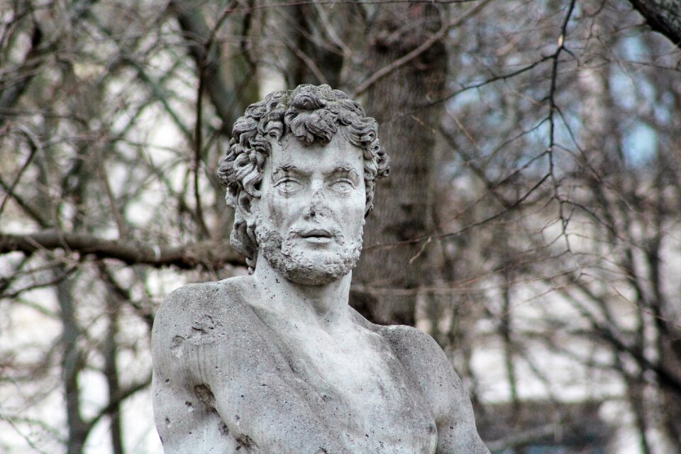 Sculpture figure tourism