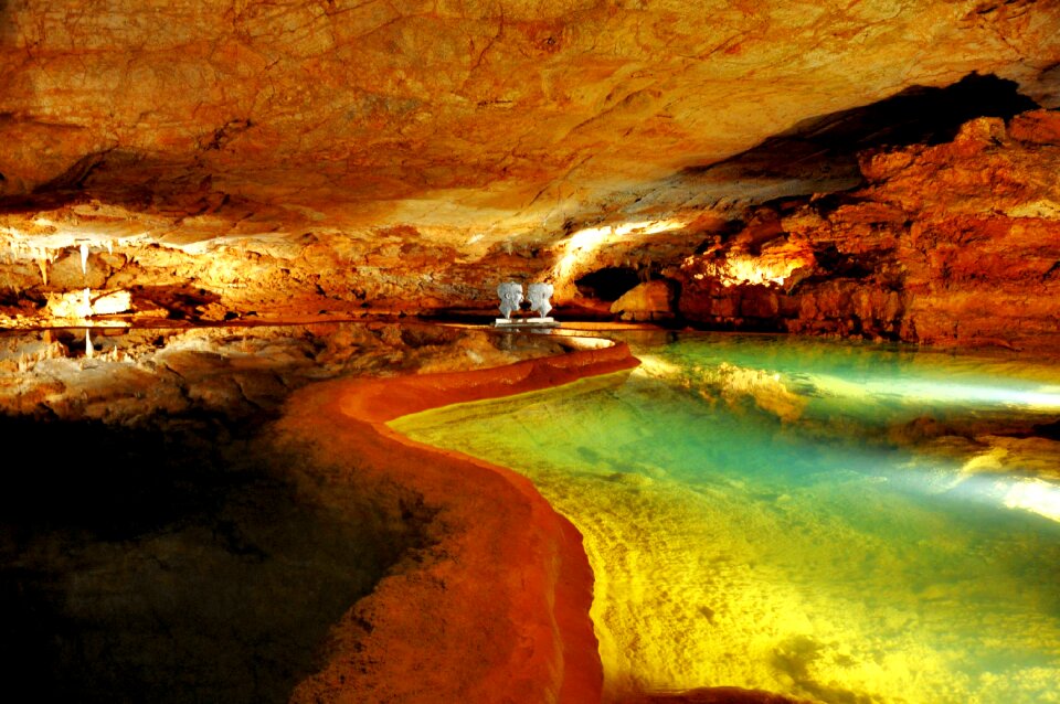 Gulf cave geology