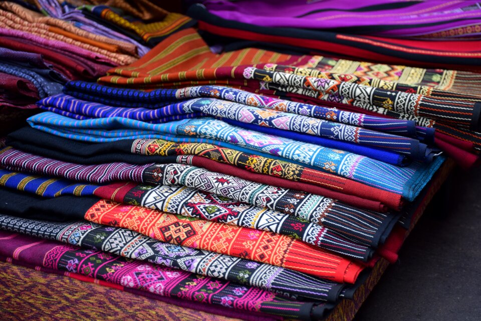 Jewelry market scarf