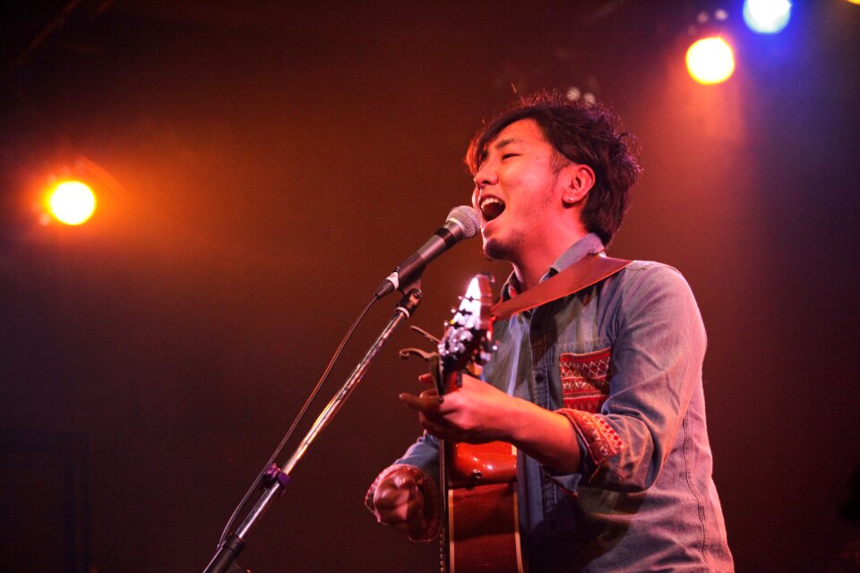 Scene performance guitar