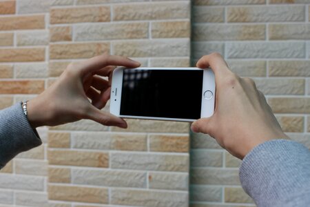 Hand phone girl