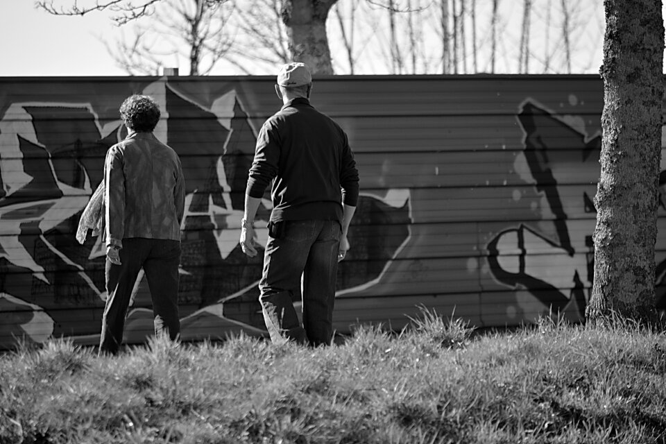Black and white market tag