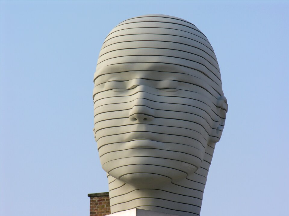 Adlershof art two heads