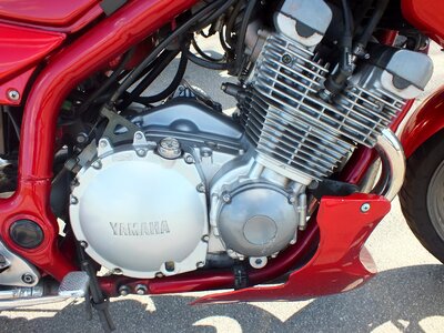 Motor yamaha red