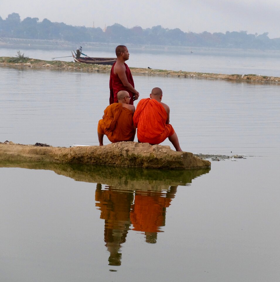 Meditation silhouettes friendship
