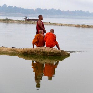 Meditation silhouettes friendship