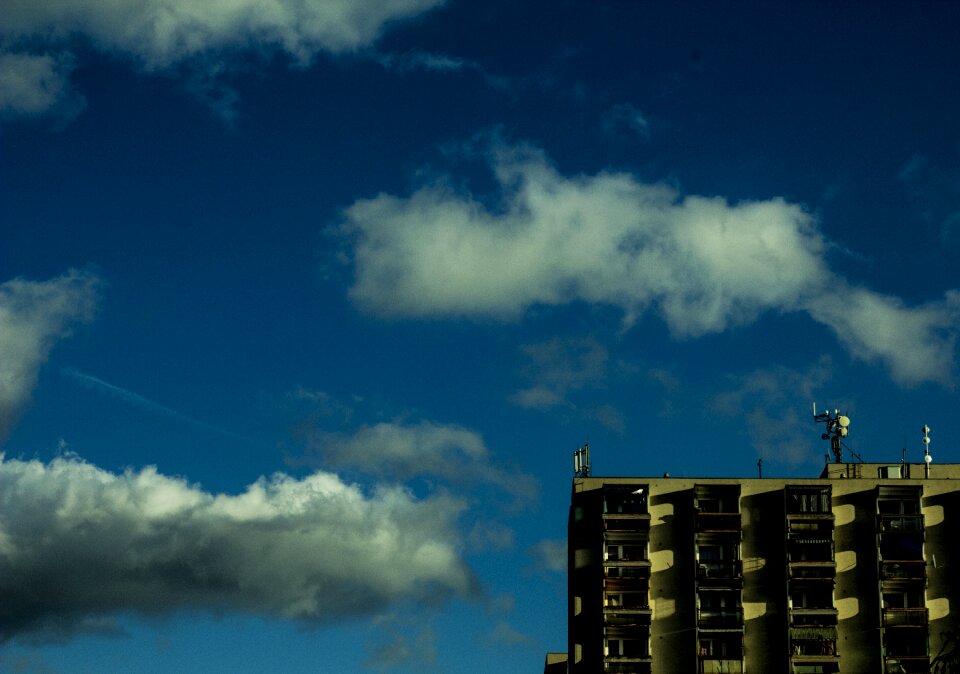 Clouds contrast building