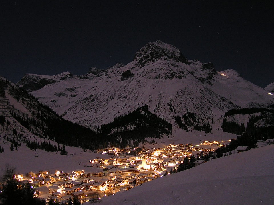 Full moon snow lech am arlberg