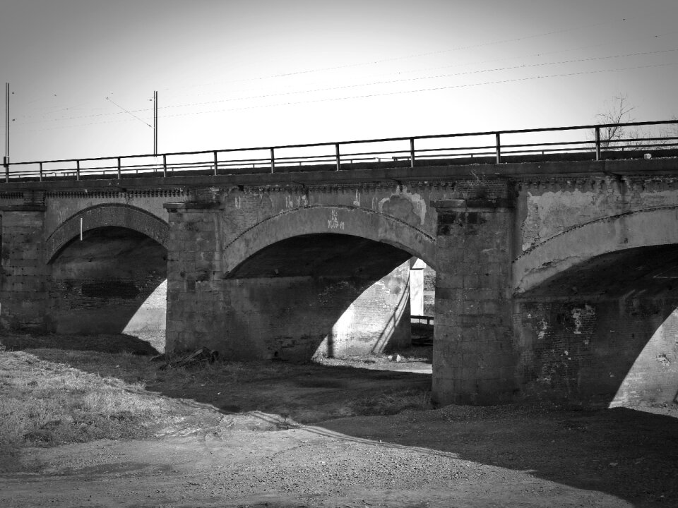 Historically bridge architecture