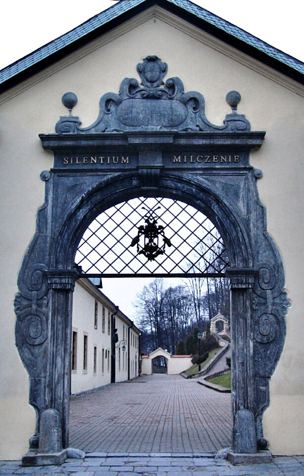 Monastery gateway sculpting